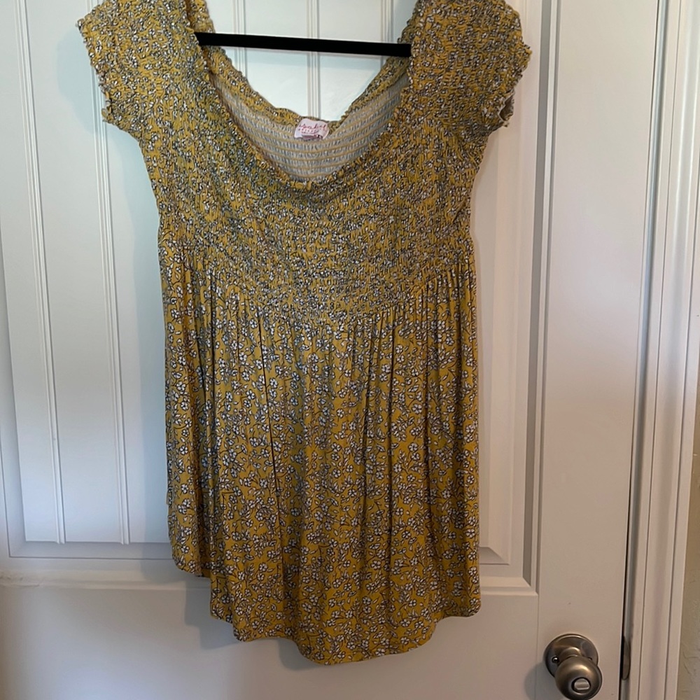 Yellow floral flowy blouse